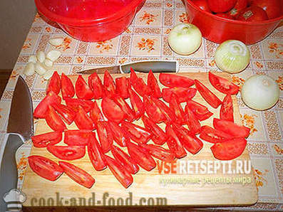Makea salaatti punaisten tomaattien talvella