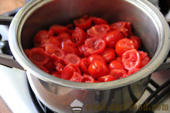Kotitekoinen ketsuppi tomaateista