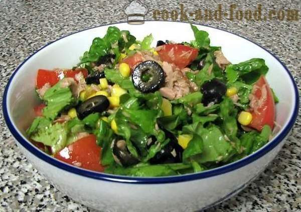 Vihreä salaatti tonnikalan
