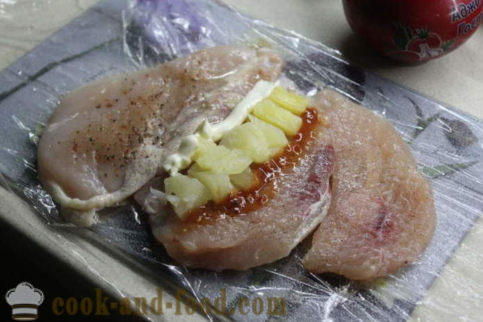 Kanaa rullaa ananasta ja aprikoosit - miten rullina kanaa, jossa askel askeleelta resepti kuvat