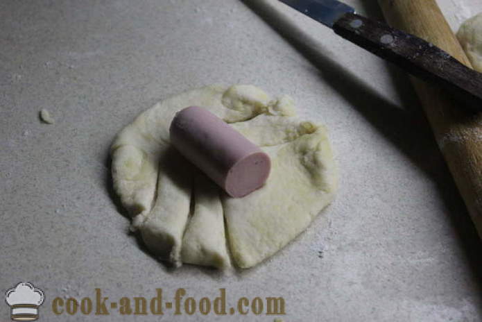 Nakkipiilo jogurtti ja hiiva - miten ruokaa hotdogin leivonnainen uunissa, jossa askel askeleelta resepti kuvat