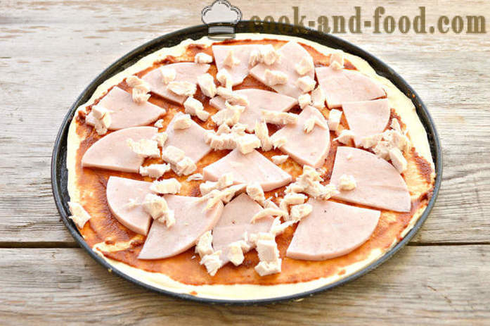 Kotitekoinen pizza makkara happamattoman taikinan - miten leipoa pizzaa lehtitaikina, jossa askel askeleelta resepti kuvat