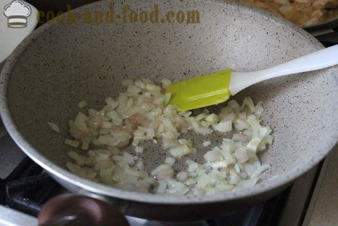 Keitettyjä perunoita ja sipulia ja pekonia - herkullisia kokki perunat lisuke, askel askeleelta resepti kuvat