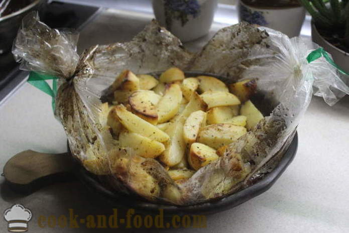 Uuniperunoita hunajaa ja sinappi uunissa - herkullisia kokki perunat reikään, askel askeleelta resepti phot