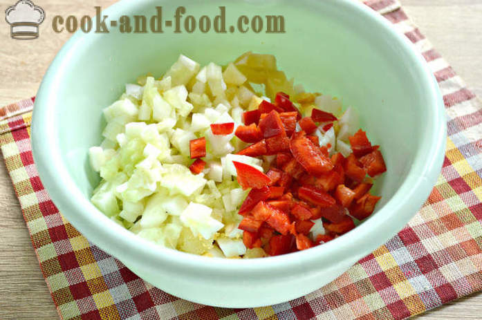 Korean salaattia porkkanoita ja paprikaa, perunaa ja makkaraa - miten tehdä salaattia Korean porkkanat ja paprikat, askel askeleelta resepti kuvat