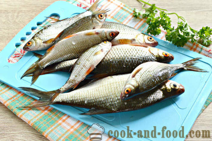 Pienet kalat paistetaan uunissa - miten ruokaa herkullinen pieni joki kaloja, askel askeleelta resepti kuvat