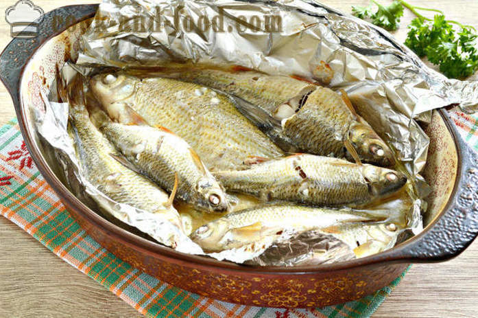 Pienet kalat paistetaan uunissa - miten ruokaa herkullinen pieni joki kaloja, askel askeleelta resepti kuvat