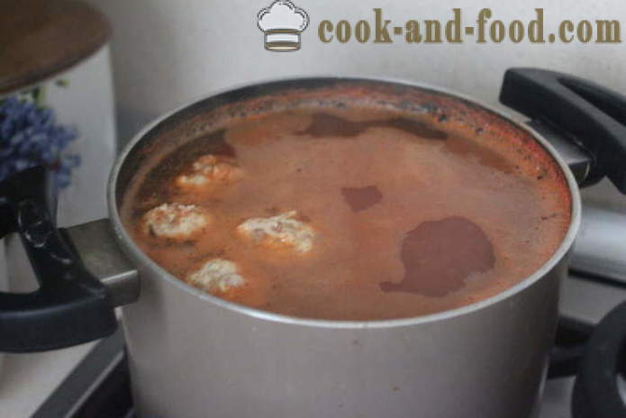 Yksinkertainen punainen linssi keitto lihapullat ja tomaatti - miten ruokaa keitto punaisia ​​linssejä, jossa askel askeleelta resepti kuvat