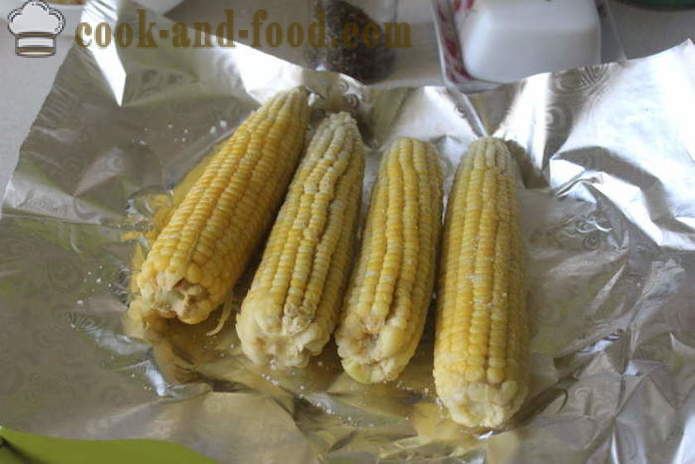 Maissi paistetaan uunissa folioon - miten ruokaa maissintähkä uunissa, jossa askel askeleelta resepti kuvat