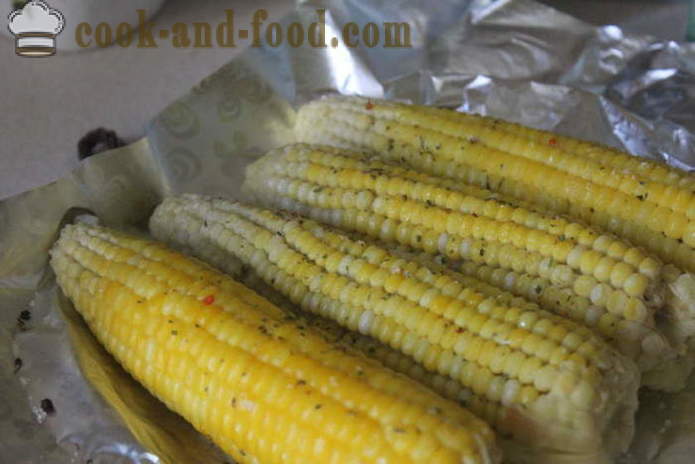 Maissi paistetaan uunissa folioon - miten ruokaa maissintähkä uunissa, jossa askel askeleelta resepti kuvat