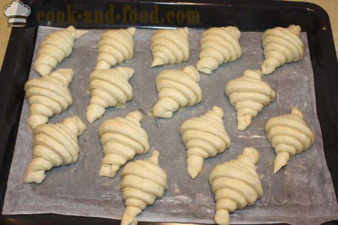 Ranskan croissanteja ilman täytettä - miten croissanteja hilseilevä taikina, askel askeleelta resepti kuvat