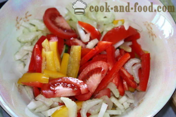 Salaatti vihanneksia ja mozzarellaa - miten tehdä salaatti vihanneksia ja juustoa, askel askeleelta resepti kuvat