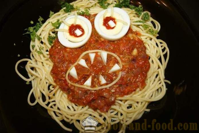 Spagettihirviö - kevyt ja maukkaita lämpimiä ruokia Halloween käsillään, askel askeleelta resepti kuvat