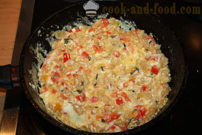 Pitaleipä munakokkelia ja juustoa uunissa - miten valmistautua rullia pitaleivän, askel askeleelta resepti rulla pitaleipä munakokkelia ja juustoa