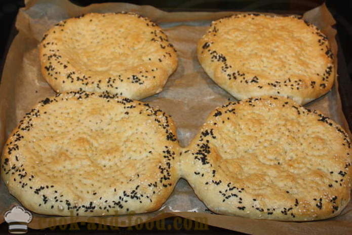 Hiiva kakku uunissa patyr - miten ruokaa Uzbekistanin leipää kotona, askel askeleelta resepti kuvat