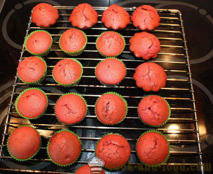 Punainen ja valkoinen cupcakes - kuinka tehdä tuorejuustomuffinssit kotona, askel askeleelta resepti kuvat