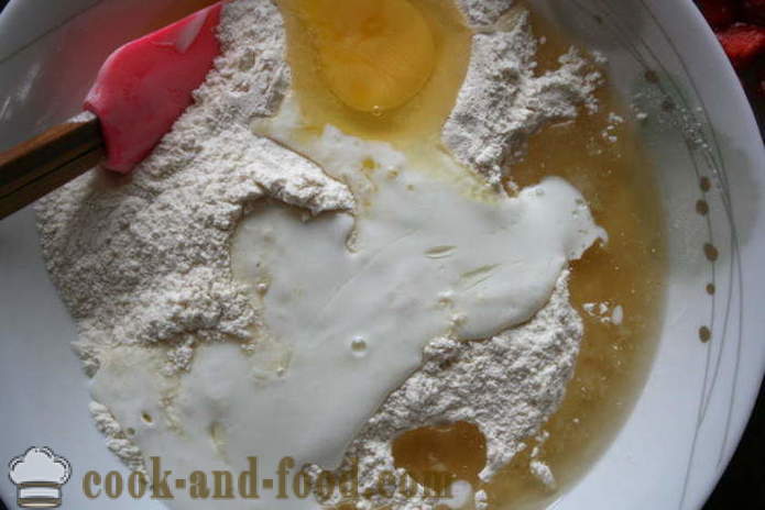 Kotitekoinen muffinsseja jogurtti mansikoita - miten ruokaa muffinsseja silikoni muotit, askel askeleelta resepti kuvat