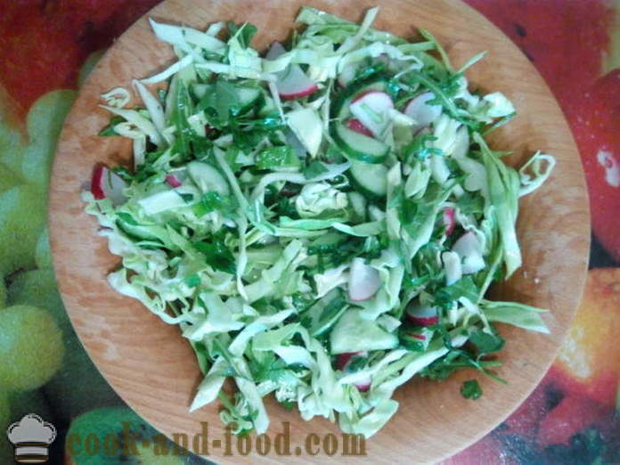 Maukasta salaatti rucola ja vihannekset - miten valmistautua salaattia rucola, askel askeleelta resepti kuvat