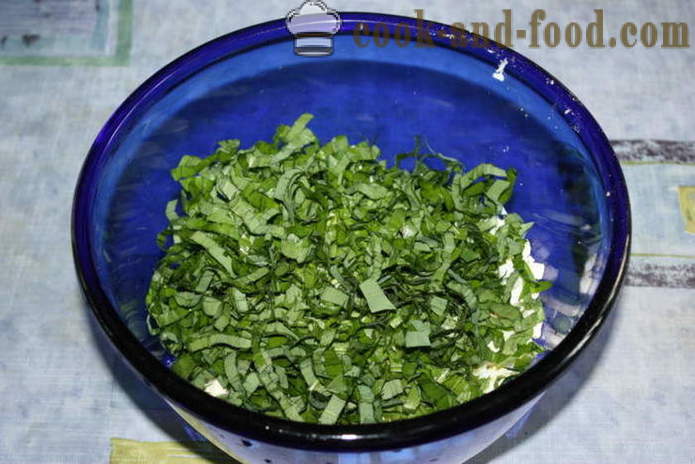 Herkullinen salaatti villi valkosipuli - miten valmistautua salaatti valkosipuli ja munia smetanaa, askel askeleelta resepti kuvat