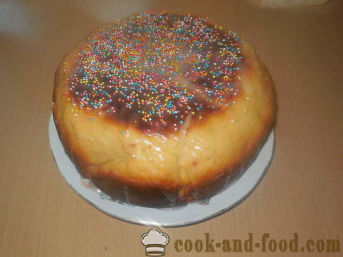 Yksinkertainen multivarka Pääsiäinen kakku kermalla ja sulanut maitoa - miten leipoa kakun multivarka, askel askeleelta kakun yksinkertainen resepti ja valokuvien