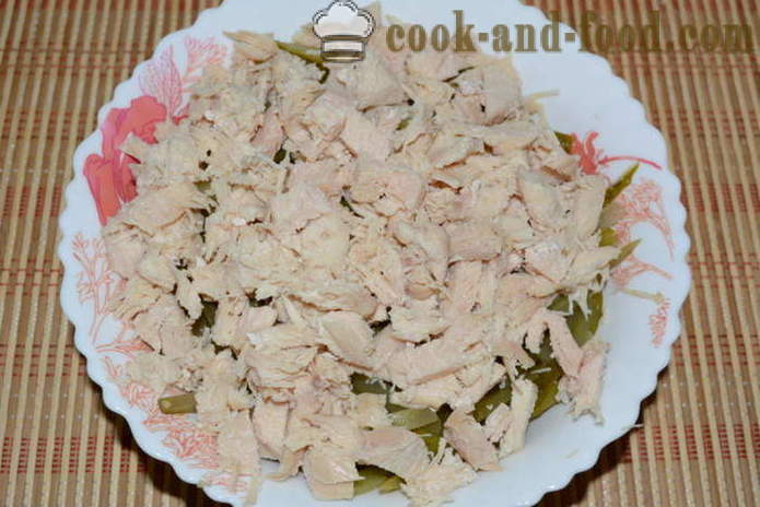 Sellerisalaattia kanaa, kananmunaa, kurkkua ja majoneesi - Kuinka valmistautua salaatti selleri root, askel askeleelta resepti kuvat