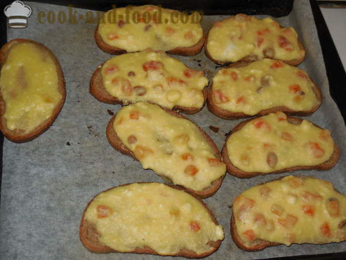 Laiska juustokakku leipään juustoa, kuivattuja aprikooseja ja kiiveihin - kuten laiska leipoa juustokakku raejuustoa, askel askeleelta resepti kuvat
