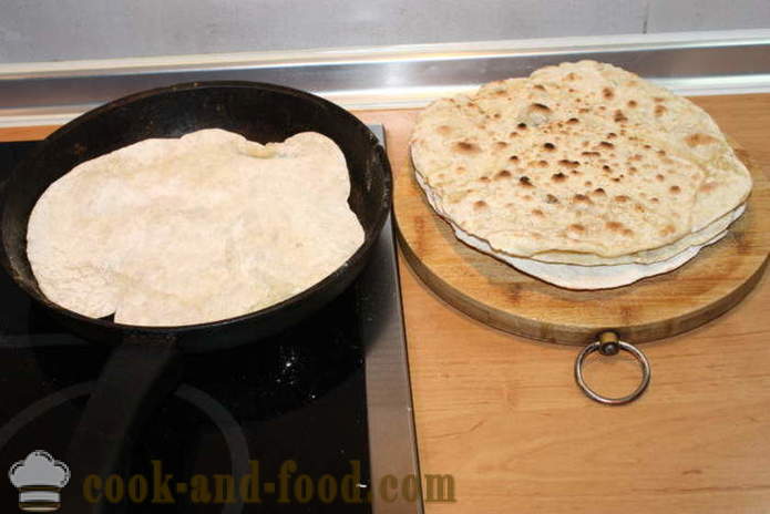 Kotitekoinen pitaleivän pannulla - miten leipoa pitaleipää ilman hiivaa, askel askeleelta resepti kuvat