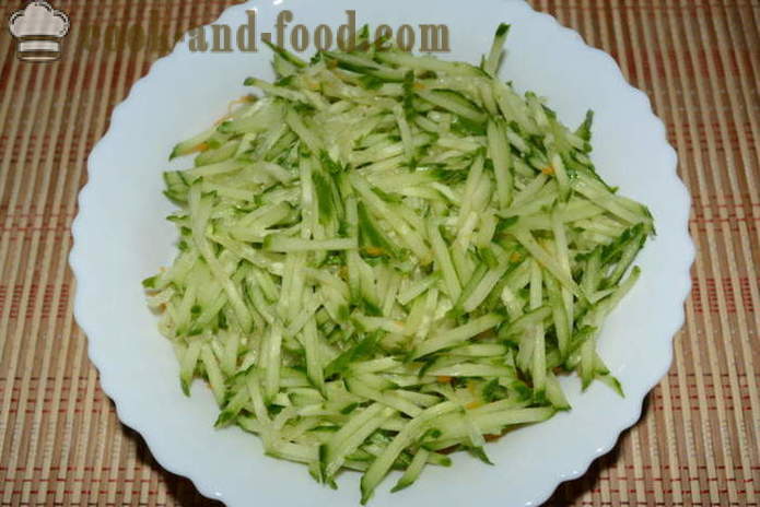 Salaatti kurpitsa ja kurkku sinappikastiketta - miten valmistautua salaatti kurpitsa ja kurkku, jossa askel askeleelta resepti kuvat