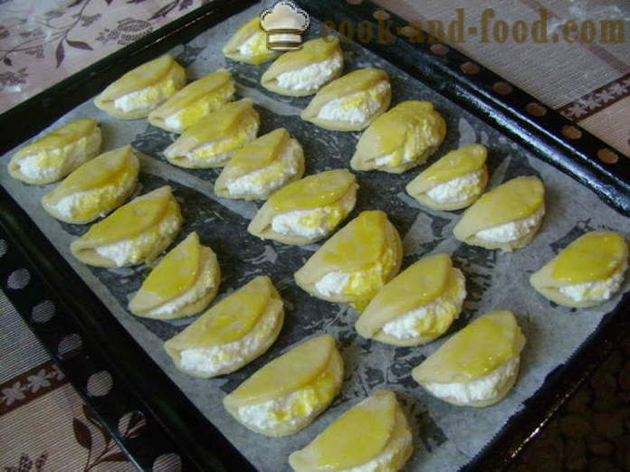 Sochniki kanssa juustoa murotaikina - miten ruokaa sochniki juustoa kotona, askel askeleelta resepti kuvat