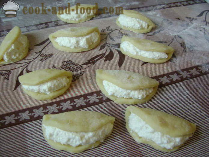 Sochniki kanssa juustoa murotaikina - miten ruokaa sochniki juustoa kotona, askel askeleelta resepti kuvat