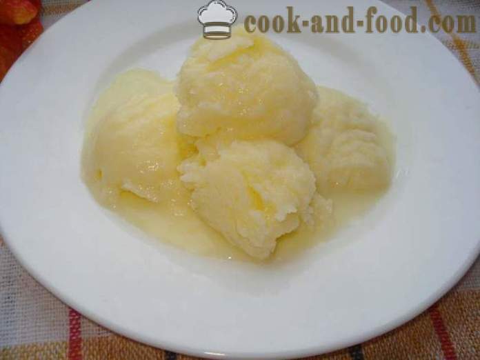 Kotitekoinen jäätelö on valmistettu maidosta ja tärkkelys - miten jäätelöannos kotona, askel askeleelta resepti kuvat