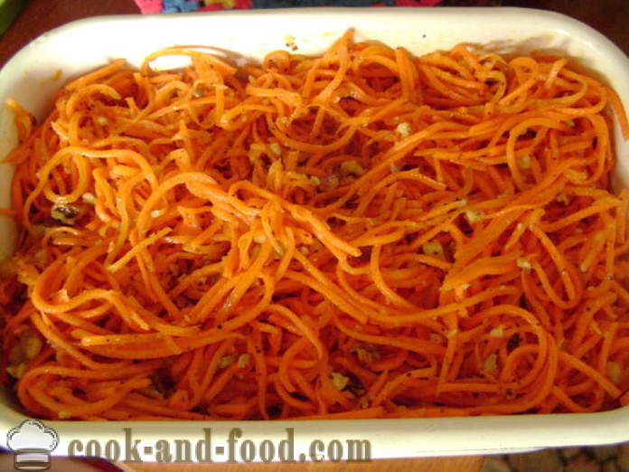 Korean salaatti porkkanoita ja pähkinät - miten ruokaa herkullinen salaatti porkkanoita ja pähkinät, jossa askel askeleelta resepti kuvat