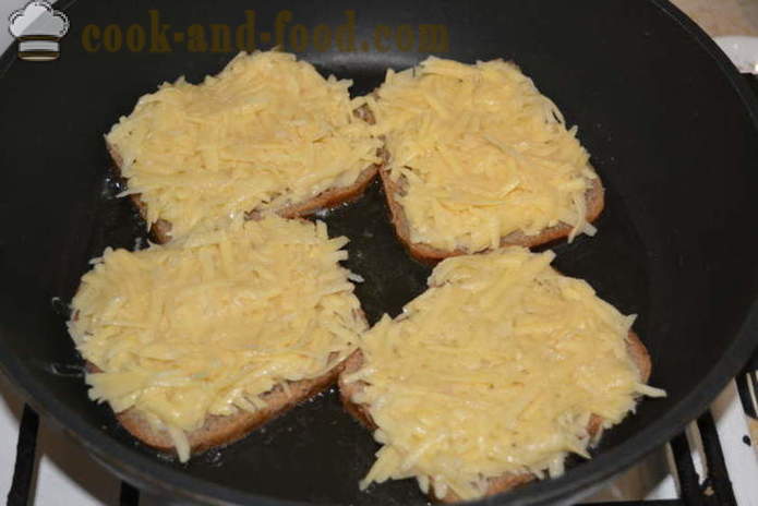 Kuuma voileipiä raastettua raakaa perunaa - miten tehdä kuuma voileipiä pannulle, askel askeleelta resepti kuvat