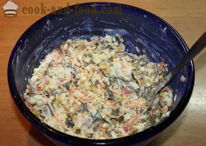 Yksinkertainen salaatti merilevää, muna ja taskurapu palochkami- miten valmistautua salaatti merilevää, askel askeleelta resepti kuvat