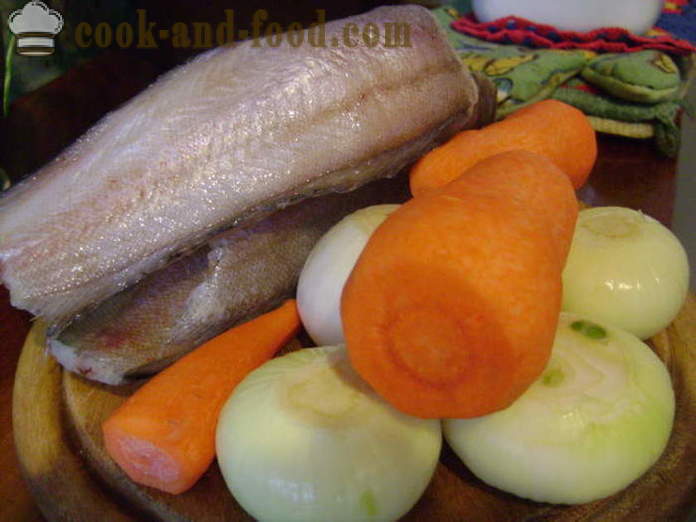 Herkullinen resepti brotoly haudutettu sipulia ja vihanneksia - ruoanlaittoon brotola kala majoneesia, askel askeleelta resepti kuvat