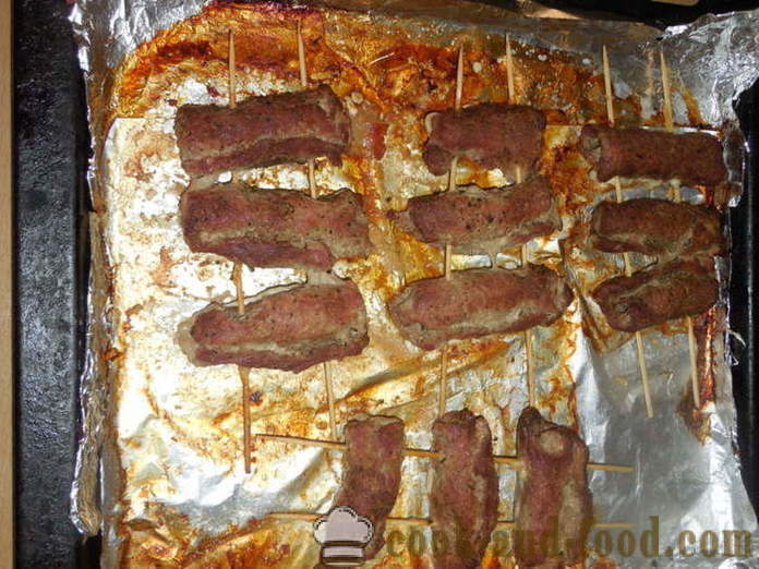Meat rolls täytetty uunissa - miten ruokaa lihaa rullaa vartaat, askel askeleelta resepti kuvat