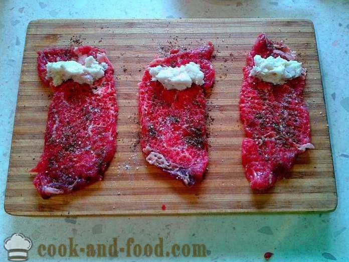 Meat rolls pannulla - miten ruokaa lihaa rullaa täytteenä, askel askeleelta resepti kuvat