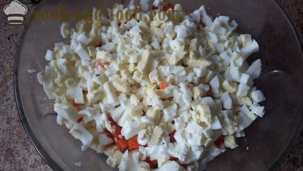 Salaatti tonnikalaa kananmunalla ja perunoita - miten valmistautua salaatti tonnikala purkitettu, askel askeleelta resepti kuvat