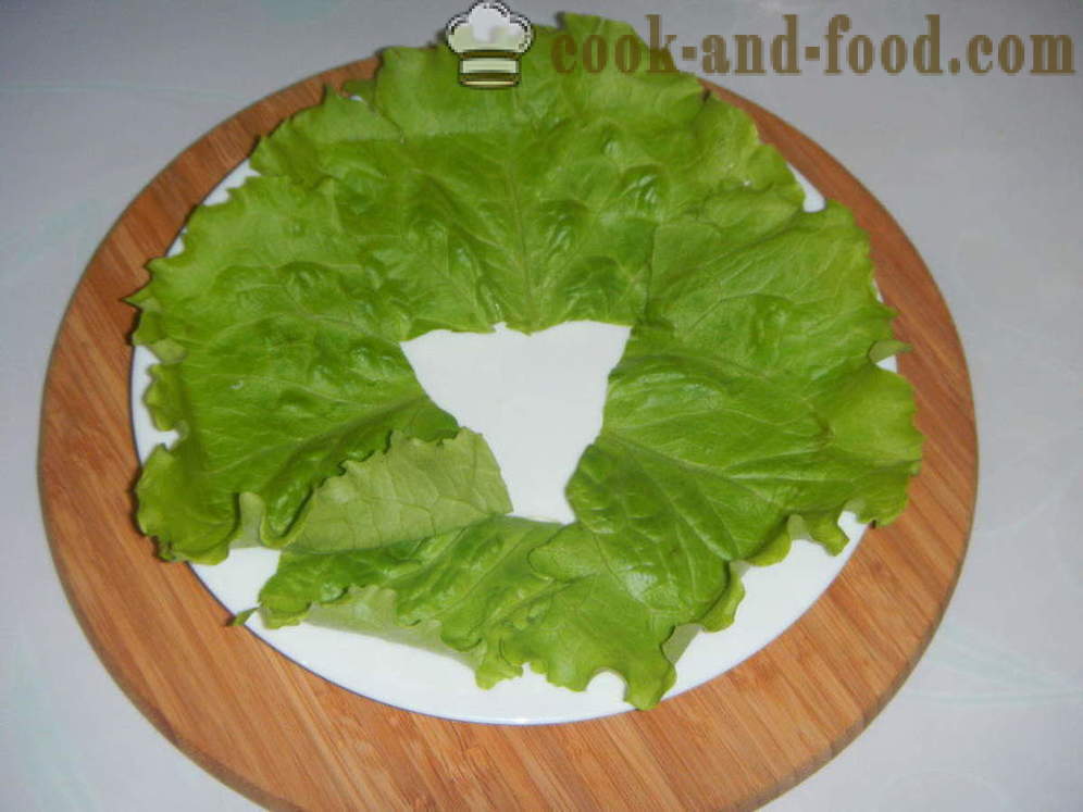 Herkullinen salaatti krutonkeja ja maissi - miten valmistautua salaatti krutonkeja ja maissi nopeasti, askel askeleelta resepti kuvat
