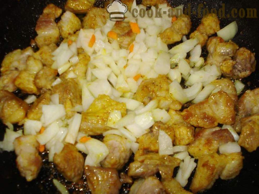Pilaf paistinpannussa ja sianliha - miten ruokaa risotto sianlihaa pannulla, askel askeleelta resepti kuvat