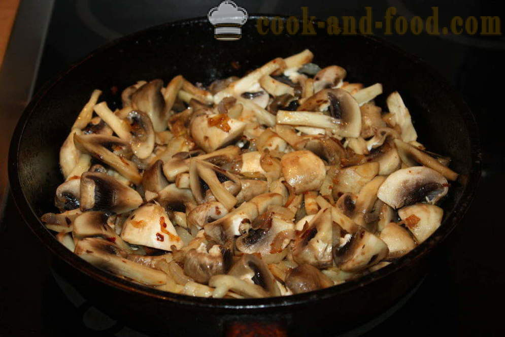 Uuniperunoita sieniä kermakastikkeessa - miten ruokaa perunoita sieniä uunissa, jossa askel askeleelta resepti kuvat