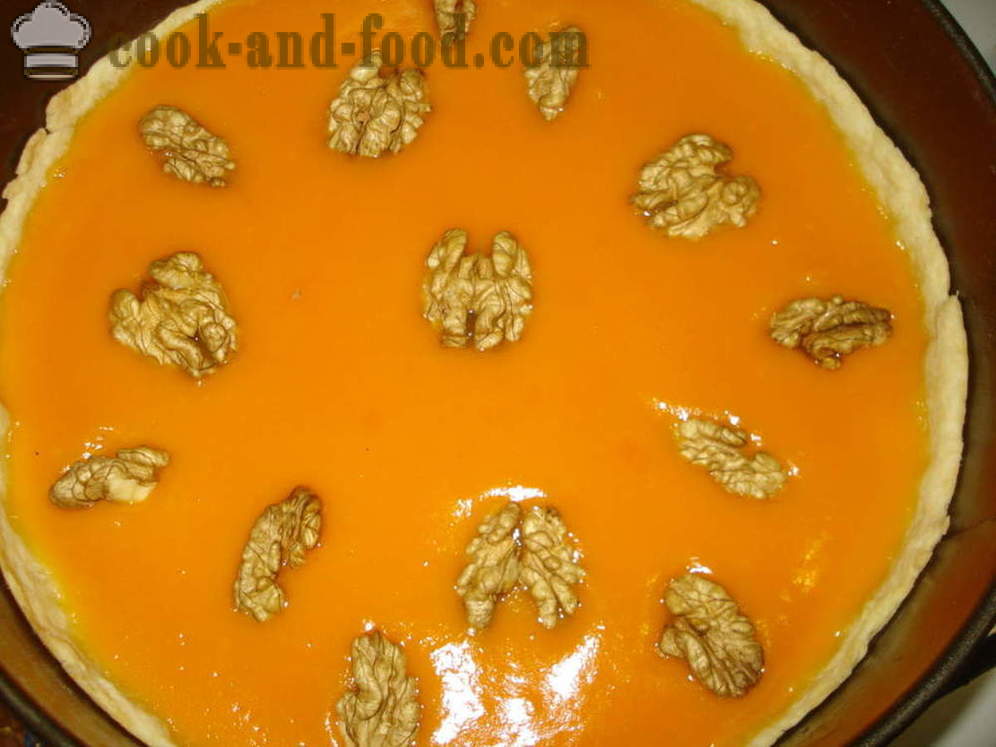Avoin kurpitsapiirakasta pähkinöitä ja hunajaa - miten ruokaa kurpitsapiirakasta uunissa, jossa askel askeleelta resepti kuvat