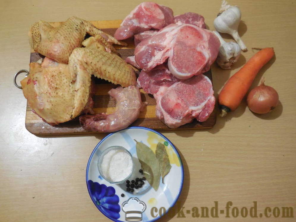Kotitekoinen jellied kana ilman liivatetta - miten valmistautua jellied kanaa ja sianlihaa multivarka liesi, askel askeleelta resepti kuvat