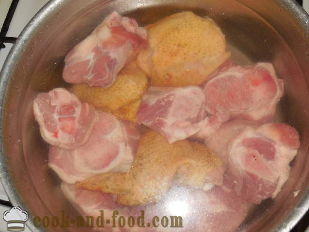Kotitekoinen jellied kana ilman liivatetta - miten valmistautua jellied kanaa ja sianlihaa multivarka liesi, askel askeleelta resepti kuvat