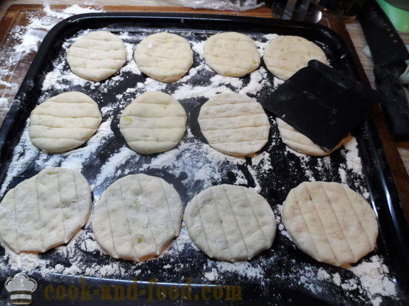 Sipulileipä uunissa tai sipuli pullat - kuten miten leipoa leipää, sipulia, askel askeleelta resepti kuvat