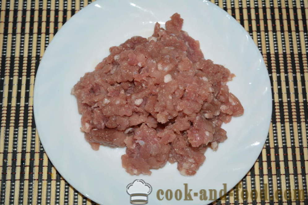 Lihakeitto lihaa ja dumplings tehty jauhoja ja munia - miten ruokaa keitto jauheliha pyöryköitä, askel askeleelta resepti kuvat