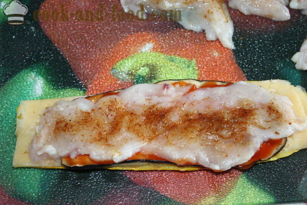 Rolls munakoisoa ja kesäkurpitsaa, kanaa ja juustoa - miten rullaa munakoiso uunissa, jossa askel askeleelta resepti kuvat
