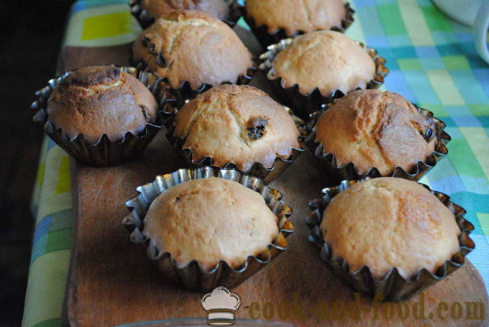 Kotitekoinen kakku rusinoita uunissa - miten muffinit rusinoita kefir, askel askeleelta resepti kuvat