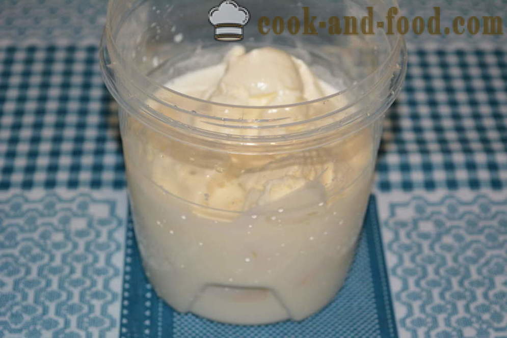 Maito cocktail jäätelöä ja banaani tehosekoittimessa - miten tehdä pirtelö kotona, askel askeleelta resepti kuvat