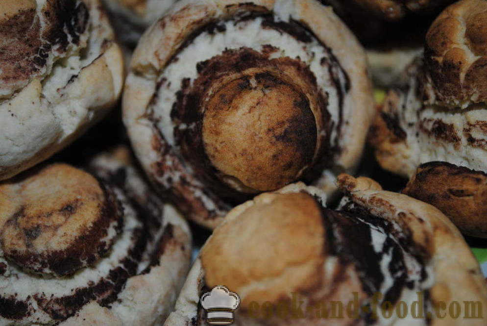 Herkullista kotitekoista evästeet tärkkelyksen sieniä - miten ruokaa keksejä herkkusieniä, askel askeleelta resepti kuvat